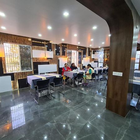 Hotel Jhari Palace Aurangabad  Kültér fotó
