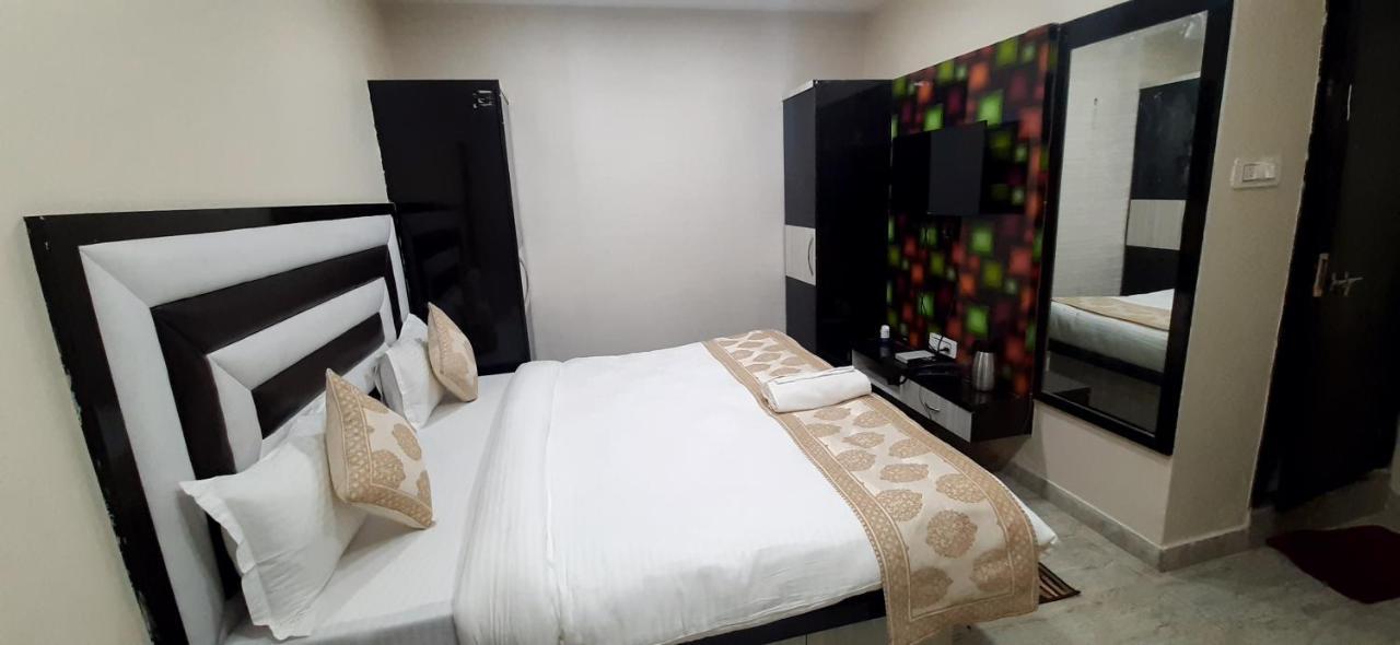 Hotel Jhari Palace Aurangabad  Kültér fotó